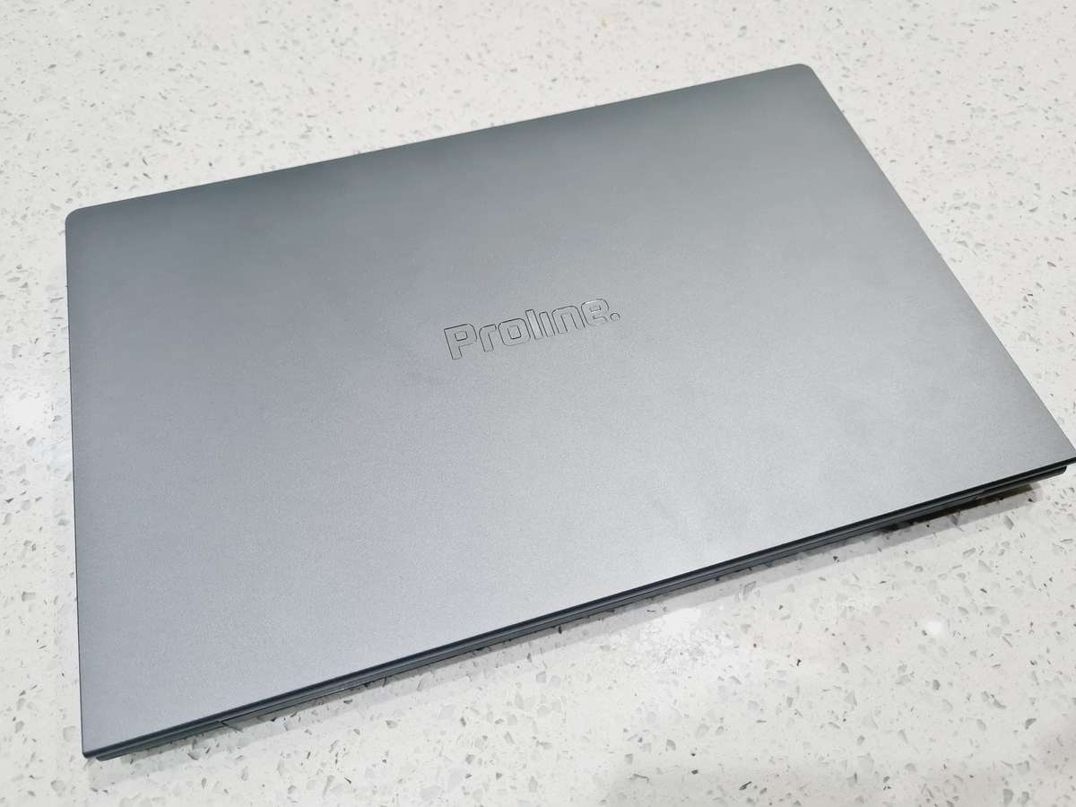 Like New- i5 10th gen - 8gb - 256gb ssd