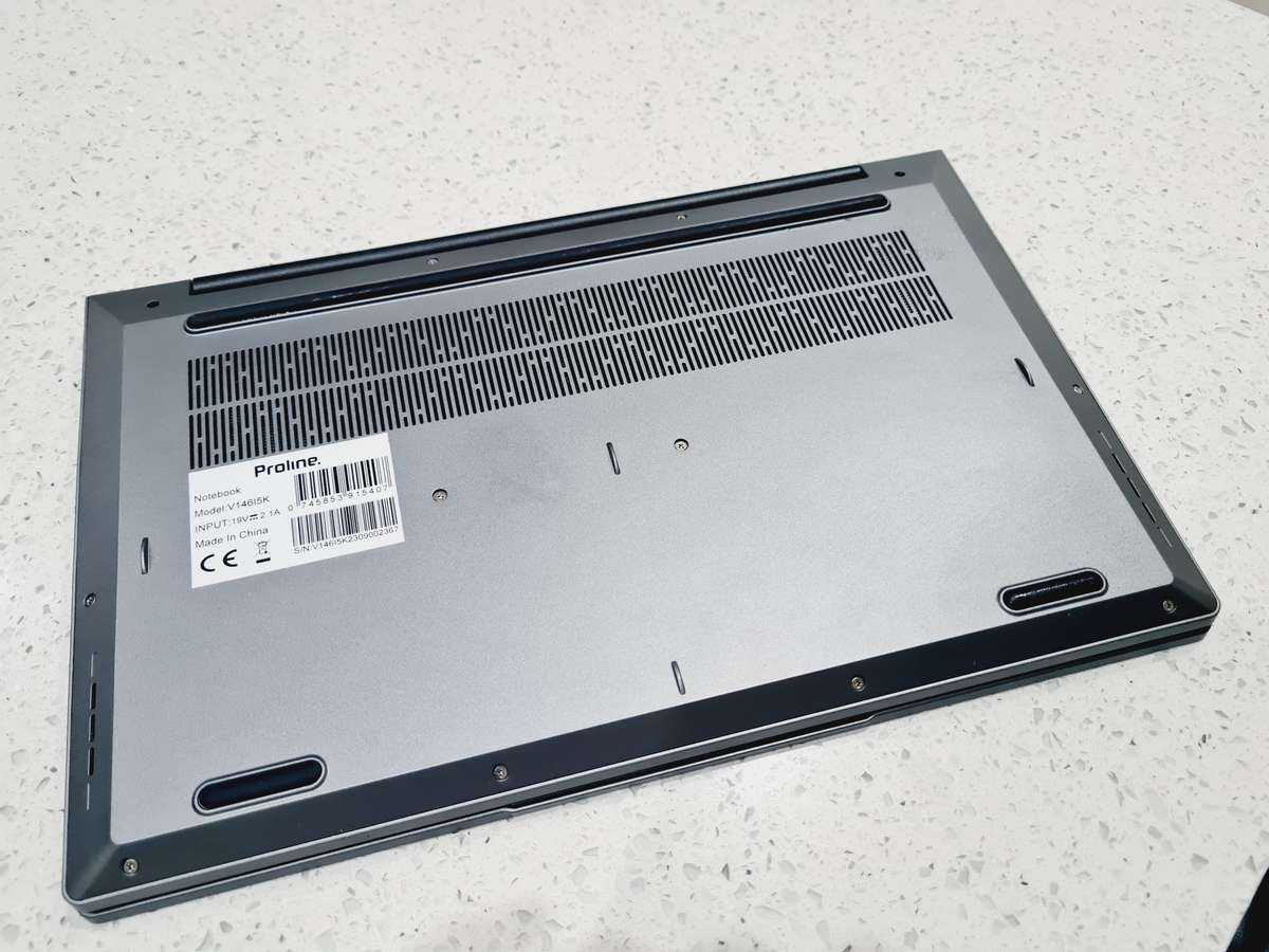 Like New- i5 10th gen - 8gb - 256gb ssd