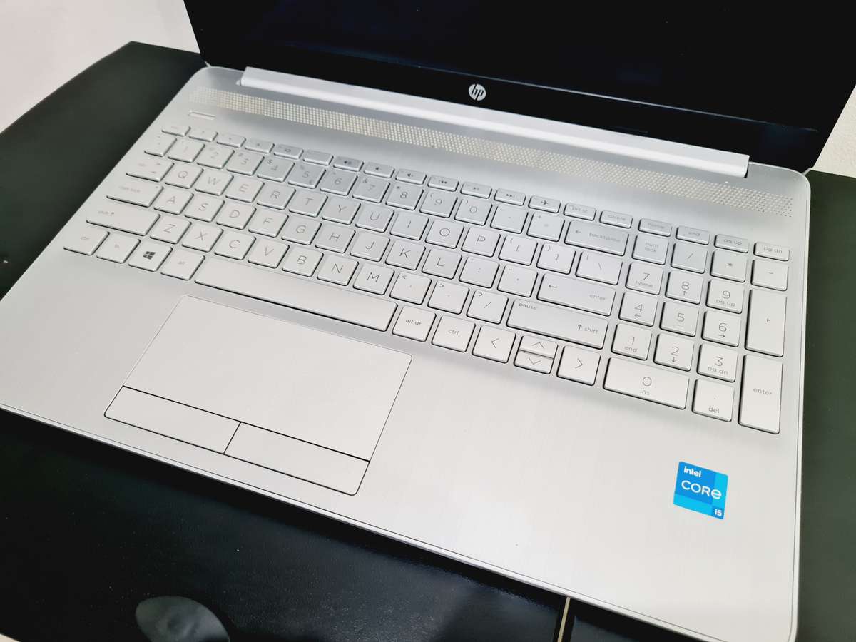 HP 15 - i5 11th gen - 8gb ram - 256gb nVme and 1tb hdd