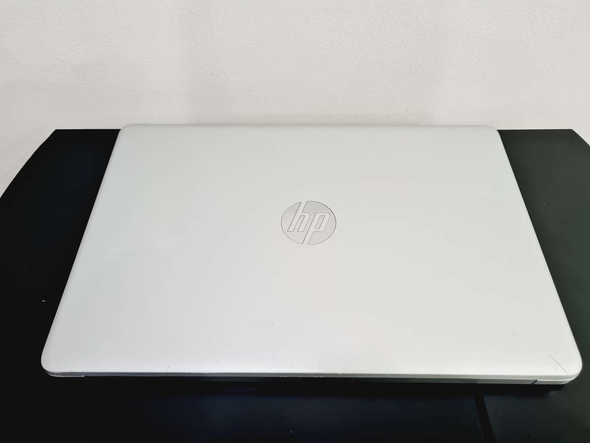 HP 15 - i5 11th gen - 8gb ram - 256gb nVme and 1tb hdd