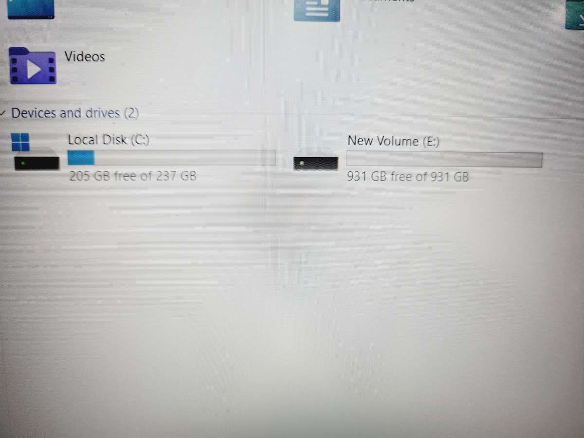 HP 15 - i5 11th gen - 8gb ram - 256gb nVme and 1tb hdd