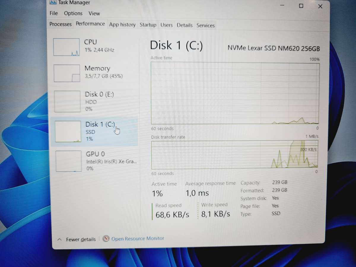 HP 15 - i5 11th gen - 8gb ram - 256gb nVme and 1tb hdd