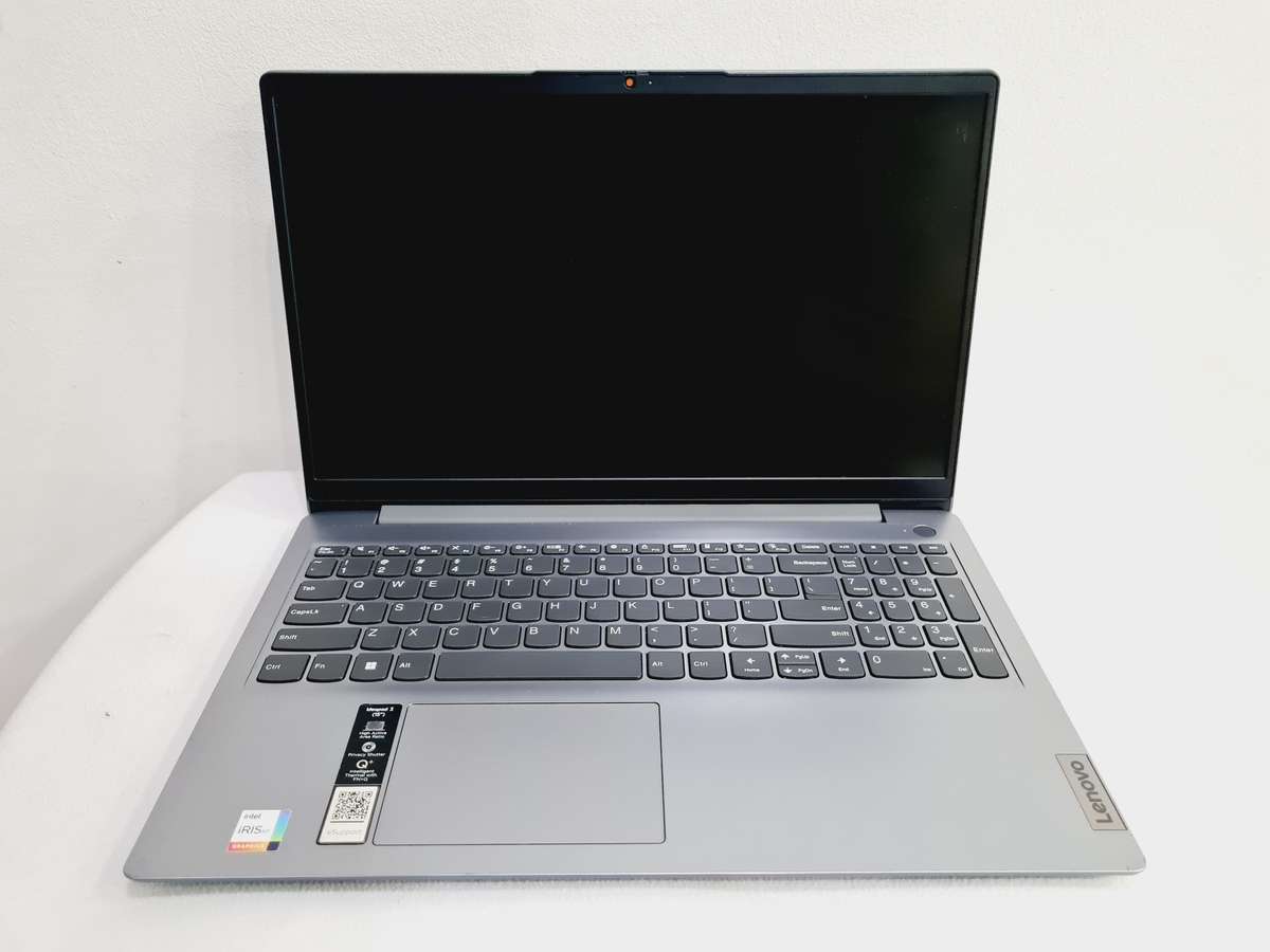 Lenovo Ideapad 3 - i7 11th gen - 8gb ram - 512gb ssd