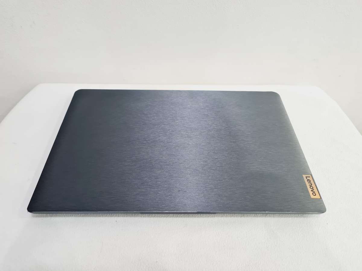 Lenovo Ideapad 3 - i7 11th gen - 8gb ram - 512gb ssd