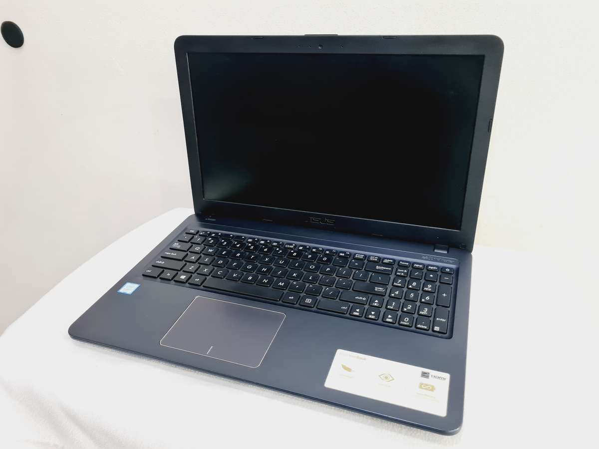 2021 Asus Vivobook - Core i5 - 8gb - 256gb ssd