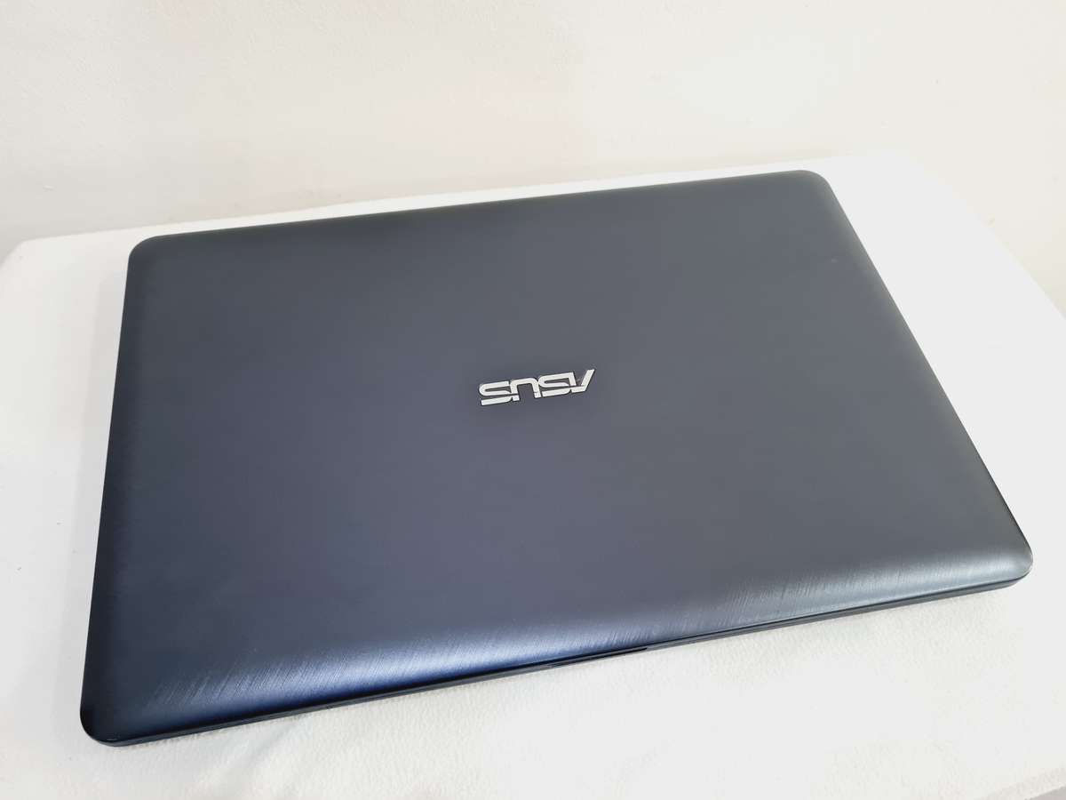 2021 Asus Vivobook - Core i5 - 8gb - 256gb ssd