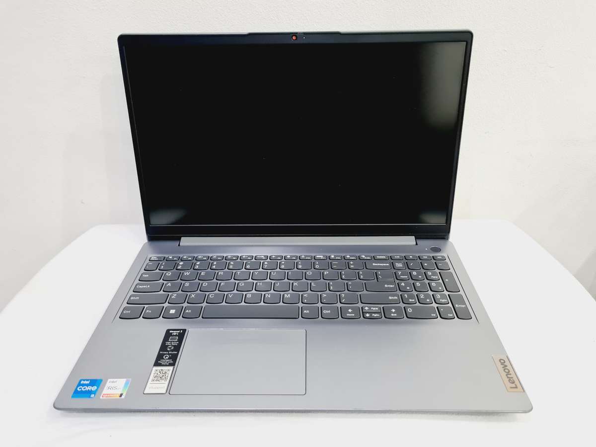 Lenovo Ideapad 3 - i5 11th gen - 8gb ram - 512gb ssd