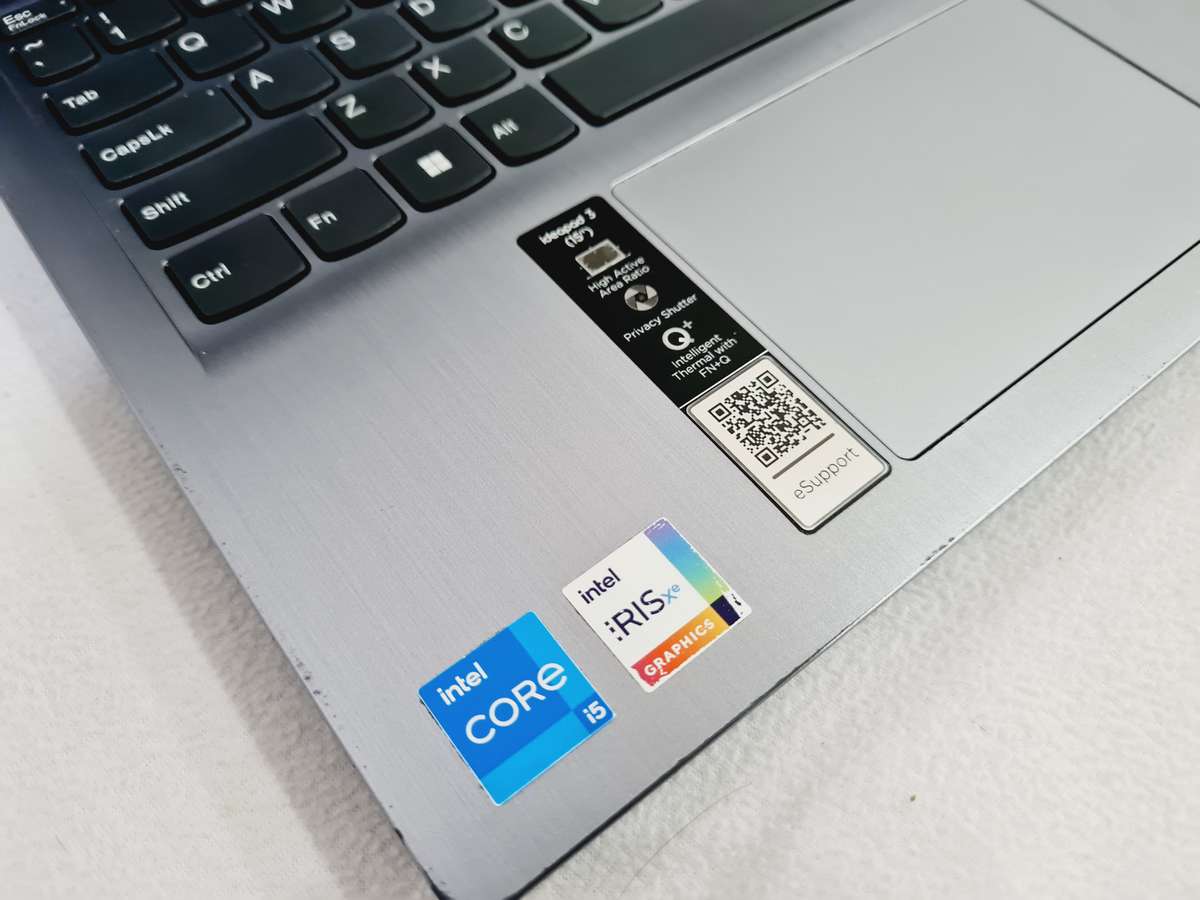 Lenovo Ideapad 3 - i5 11th gen - 8gb ram - 512gb ssd