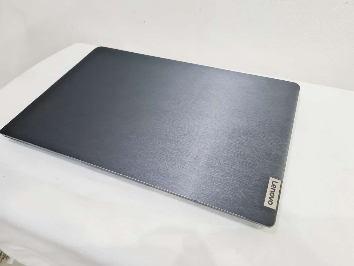 Lenovo Ideapad 3 - i5 11th gen - 8gb ram - 512gb ssd