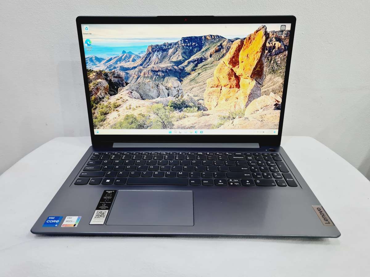 Lenovo Ideapad 3 - i5 11th gen - 8gb ram - 512gb ssd