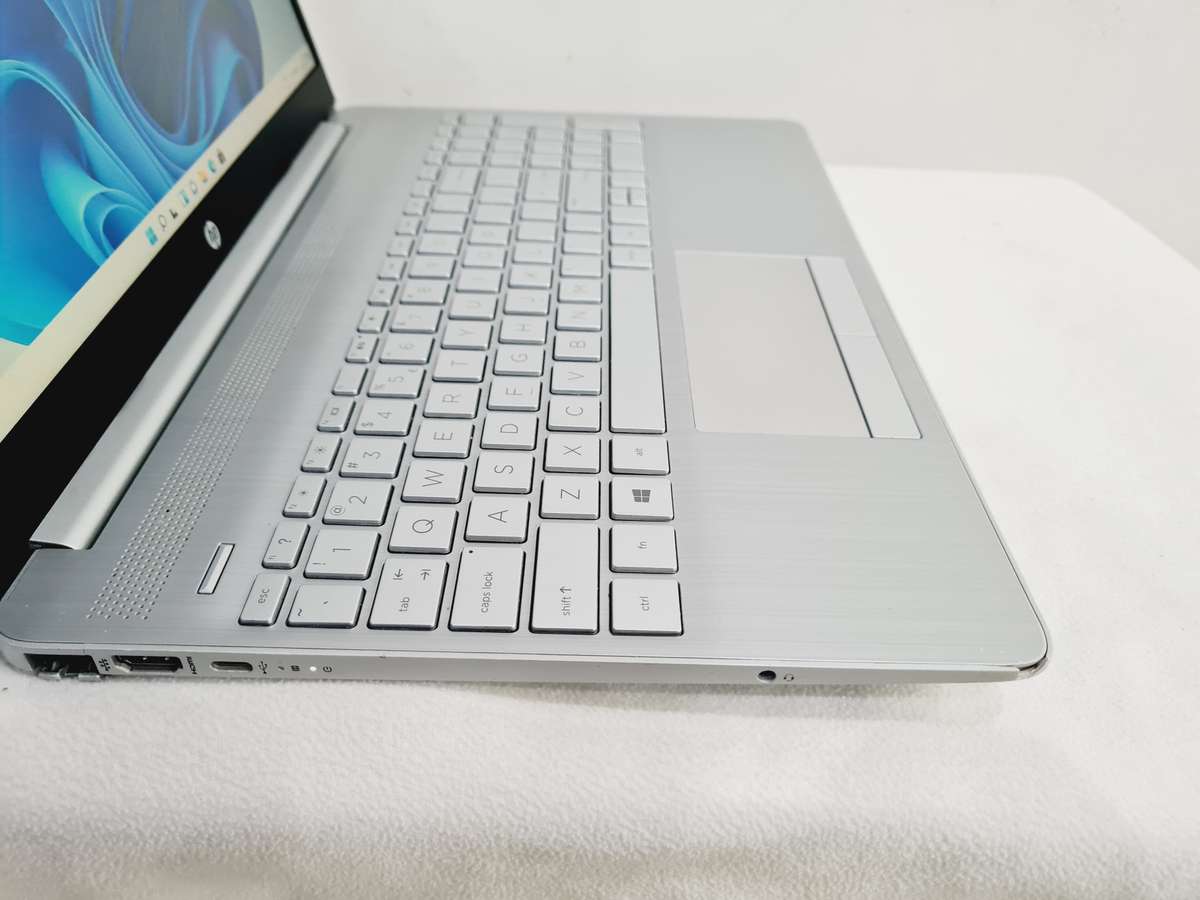 HP 15 - Core i7 11th gen - 8gb - 1tb hdd