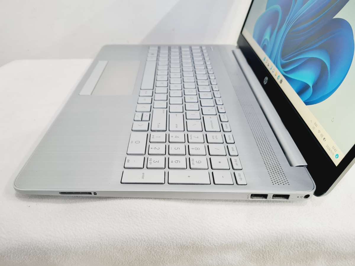 HP 15 - Core i7 11th gen - 8gb - 1tb hdd