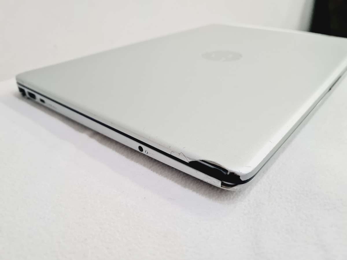 HP 15 - Core i7 11th gen - 8gb - 1tb hdd