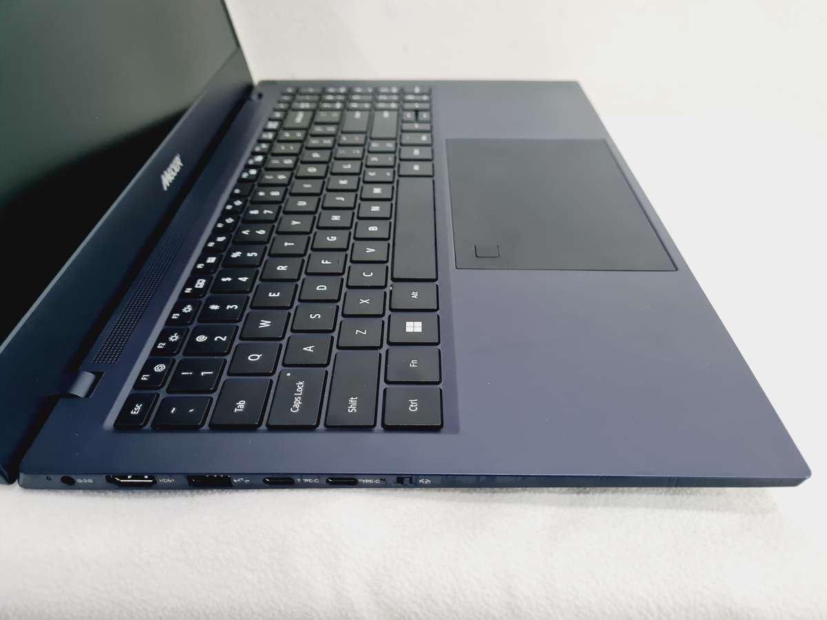 Laptop - i7 12th gen - 8gb - 512gb nVme