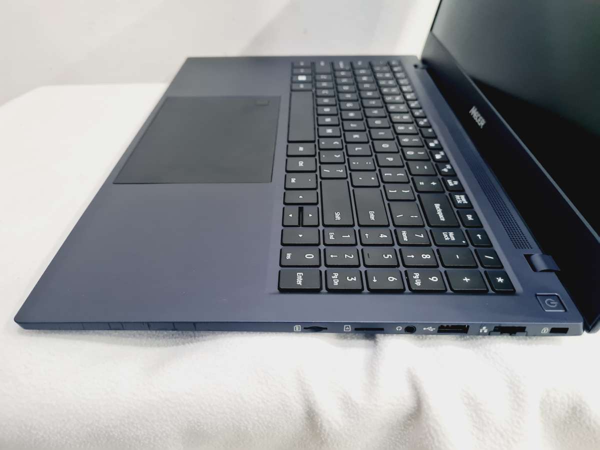 Laptop - i7 12th gen - 8gb - 512gb nVme