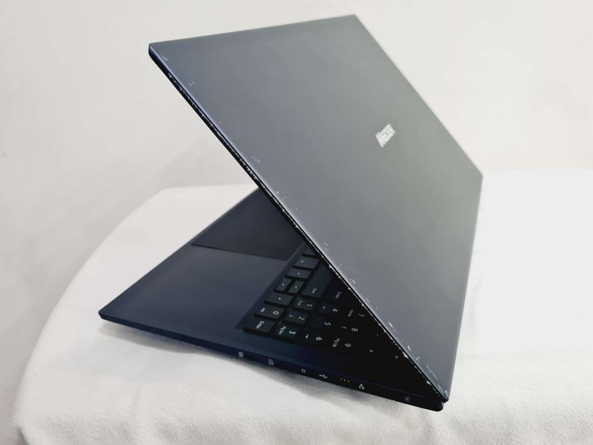 Laptop - i7 12th gen - 8gb - 512gb nVme