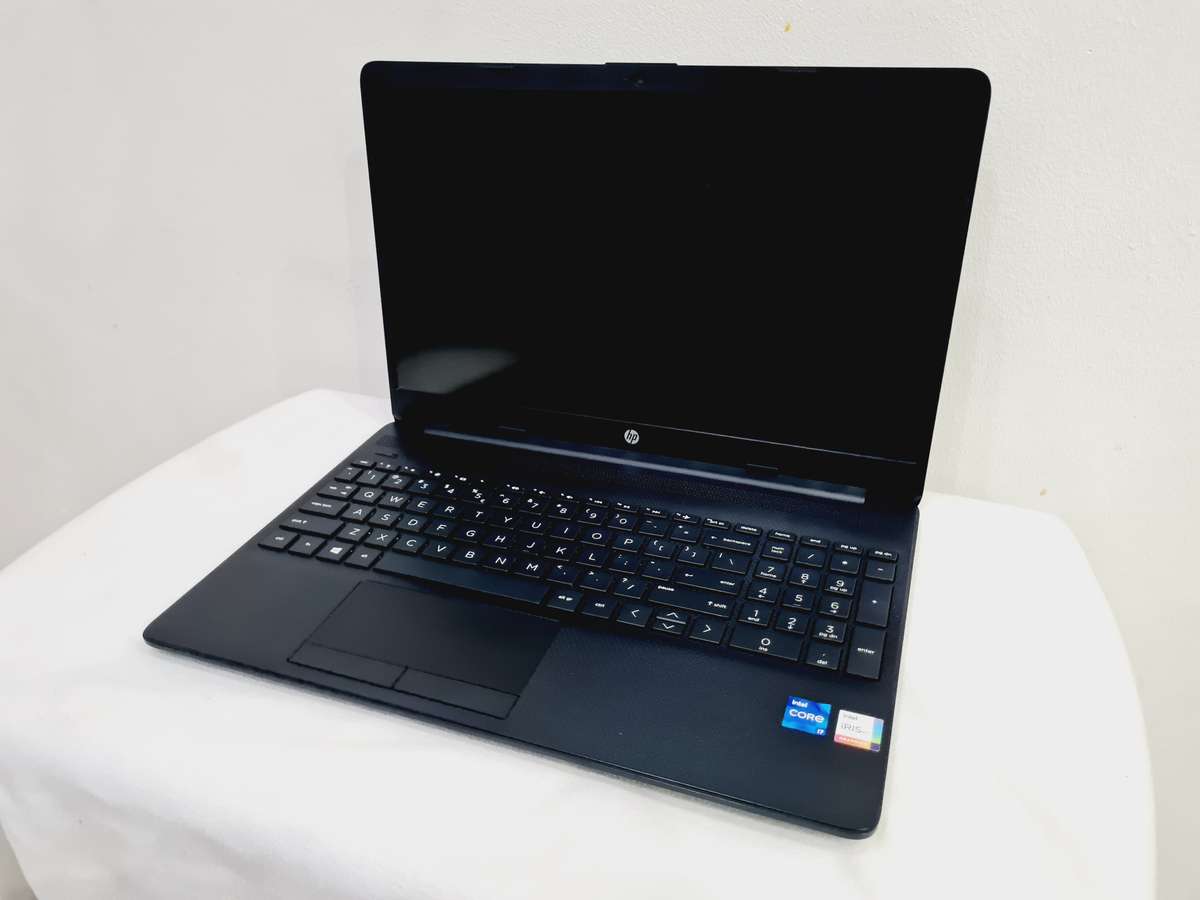 HP 15 - i7 11th gen - 8gb ram - 512gb nVme + 1tb hdd