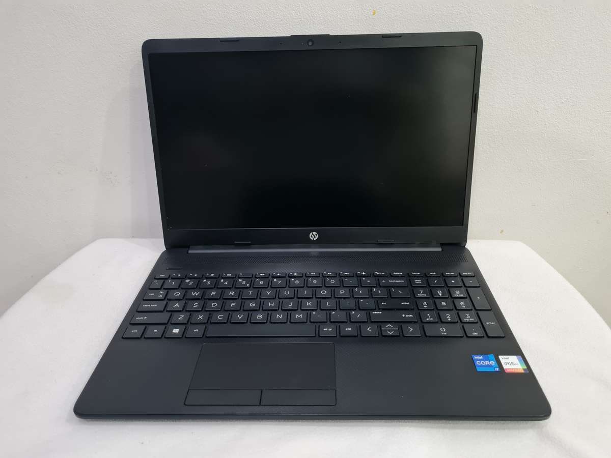 HP 15 - i7 11th gen - 8gb ram - 512gb nVme + 1tb hdd
