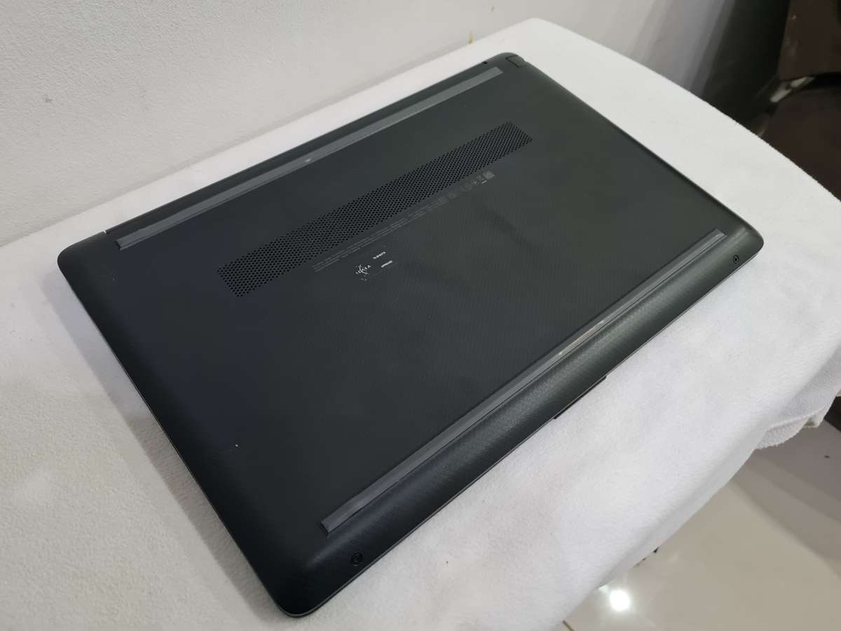 HP 15 - i7 11th gen - 8gb ram - 512gb nVme + 1tb hdd