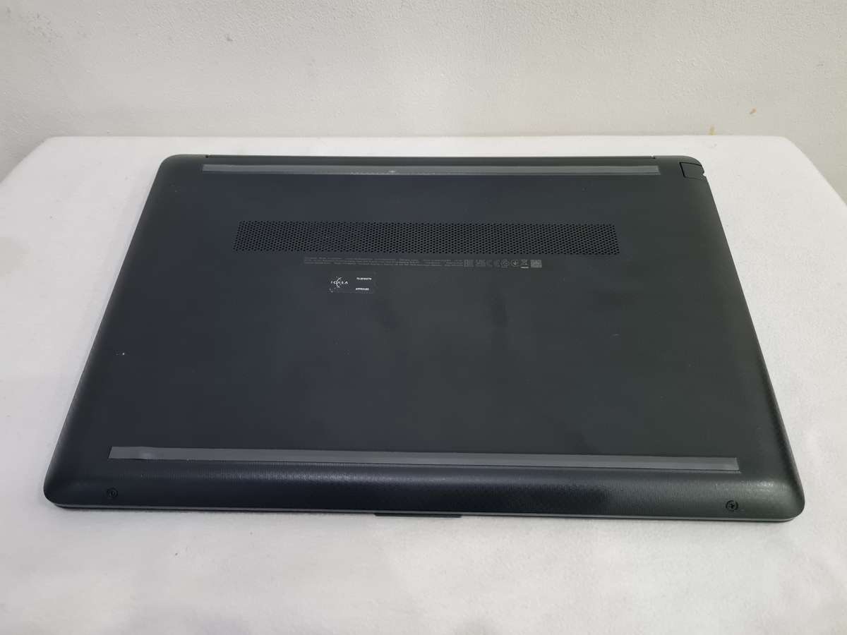 HP 15 - i7 11th gen - 8gb ram - 512gb nVme + 1tb hdd