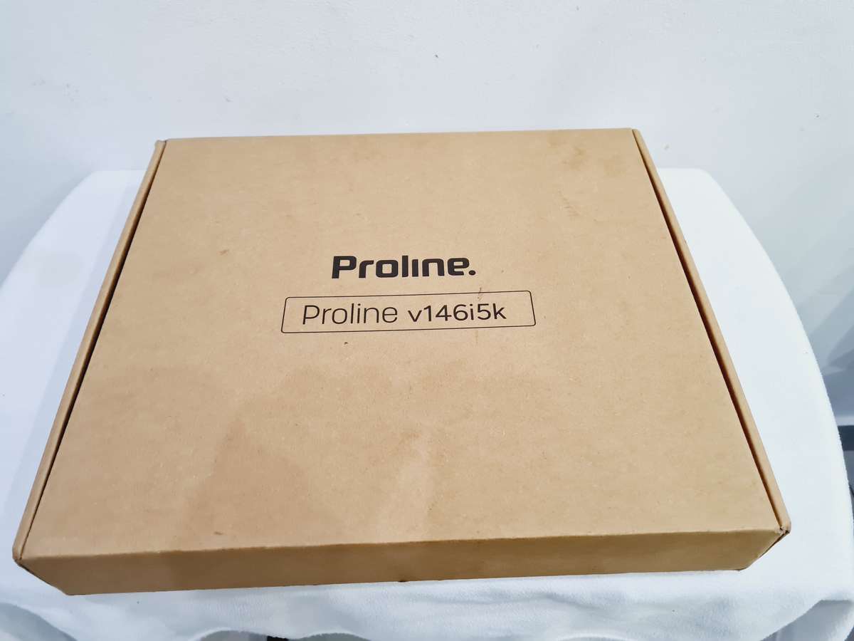 Like New In Box - i5 10th gen - 8gb - 256 nvme