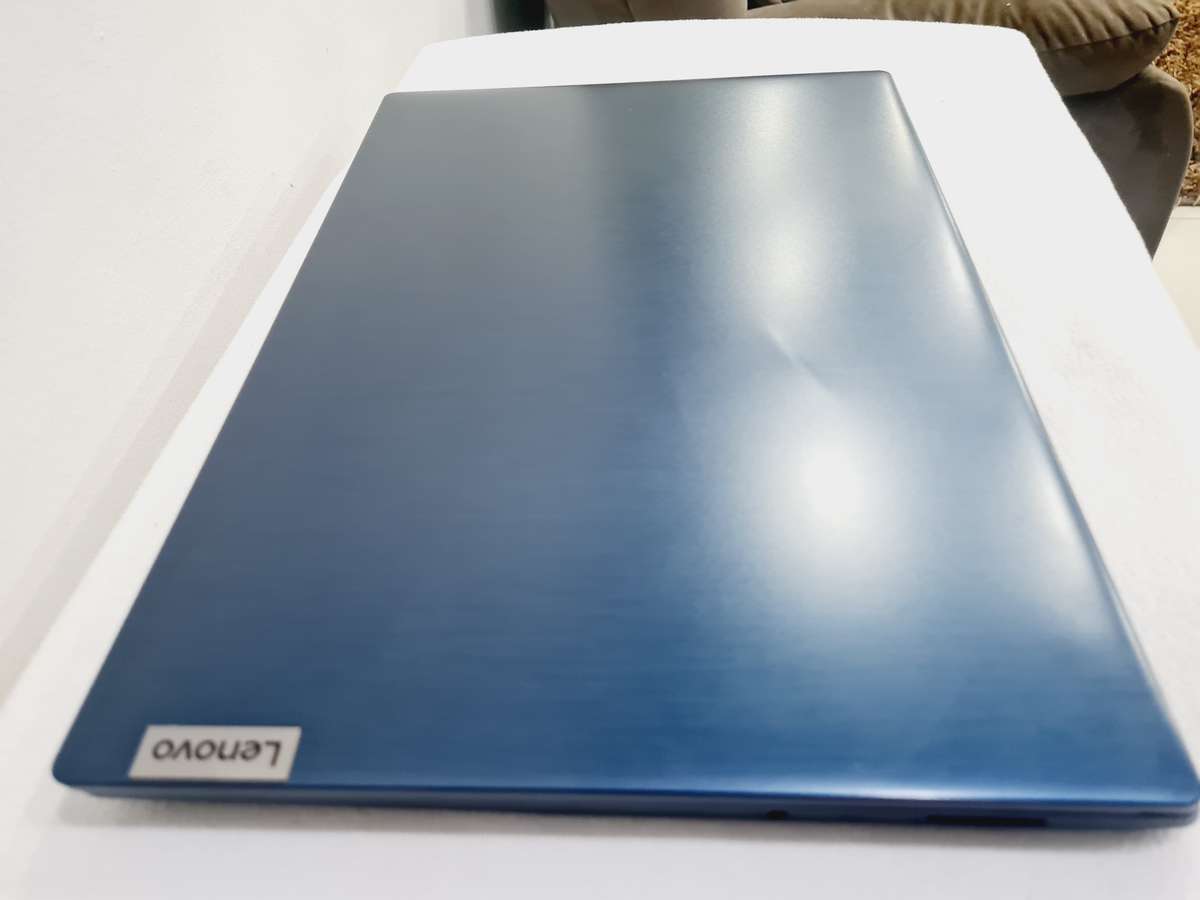 Lenovo Ideapad 3 - i5 10th gen - 12gb ram - 512gb ssd