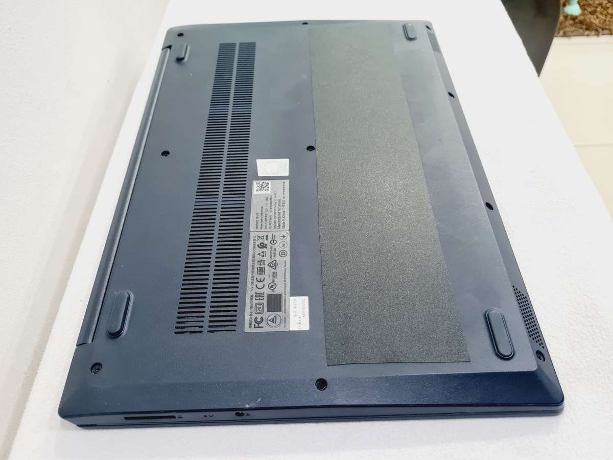 Lenovo Ideapad 3 - i5 10th gen - 12gb ram - 512gb ssd