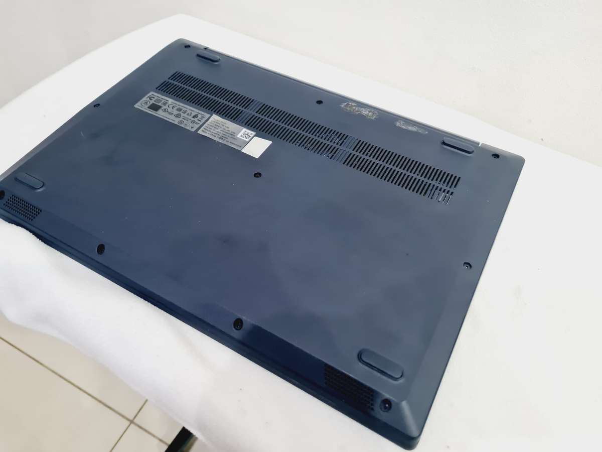 Lenovo Ideapad 3 - i5 10th gen - 12gb ram - 512gb ssd