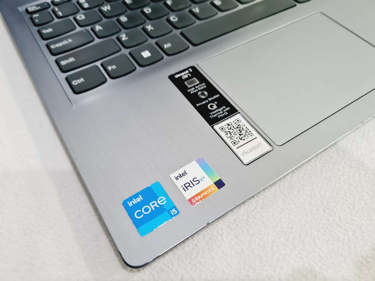 Lenovo Ideapad 3 - i5 11th gen - 8gb ram - 512gb ssd