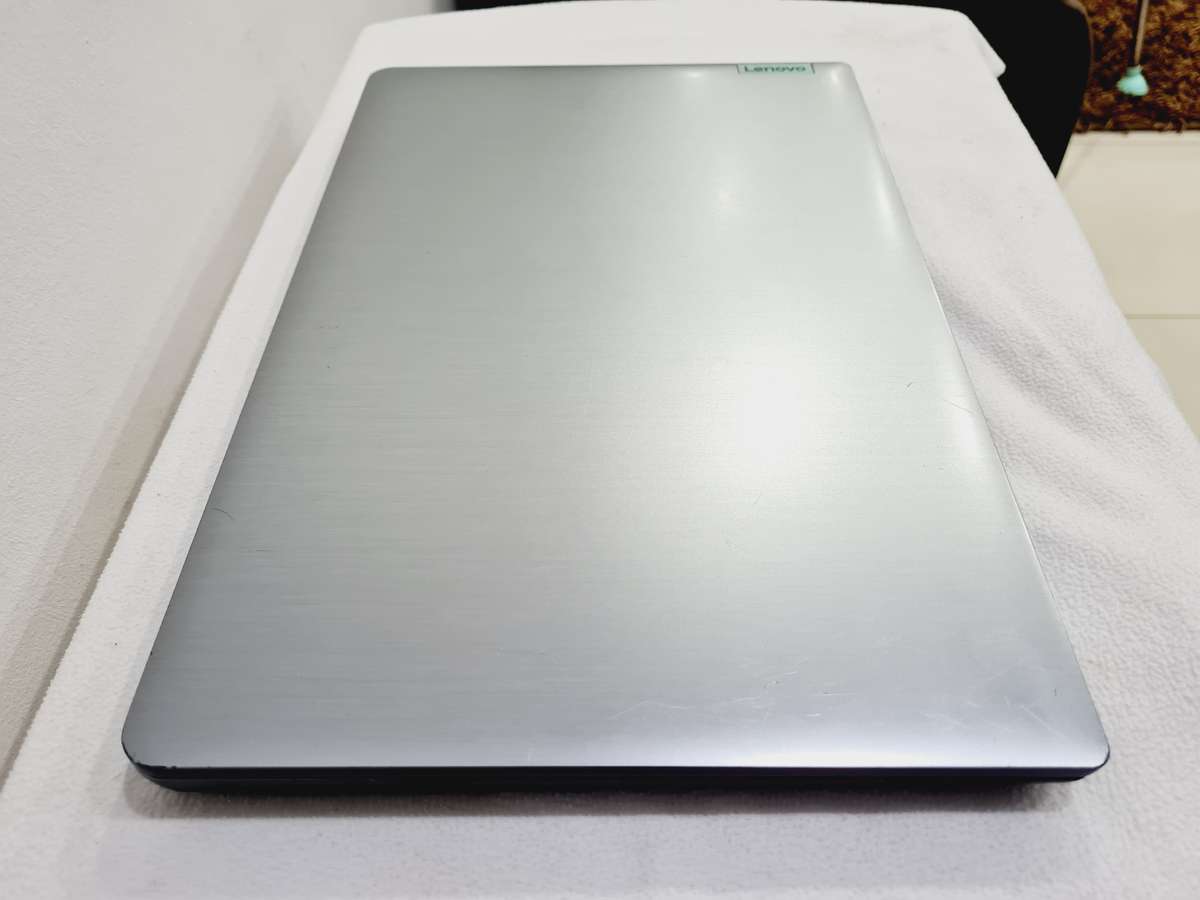 Lenovo Ideapad 3 - i5 11th gen - 8gb ram - 512gb ssd
