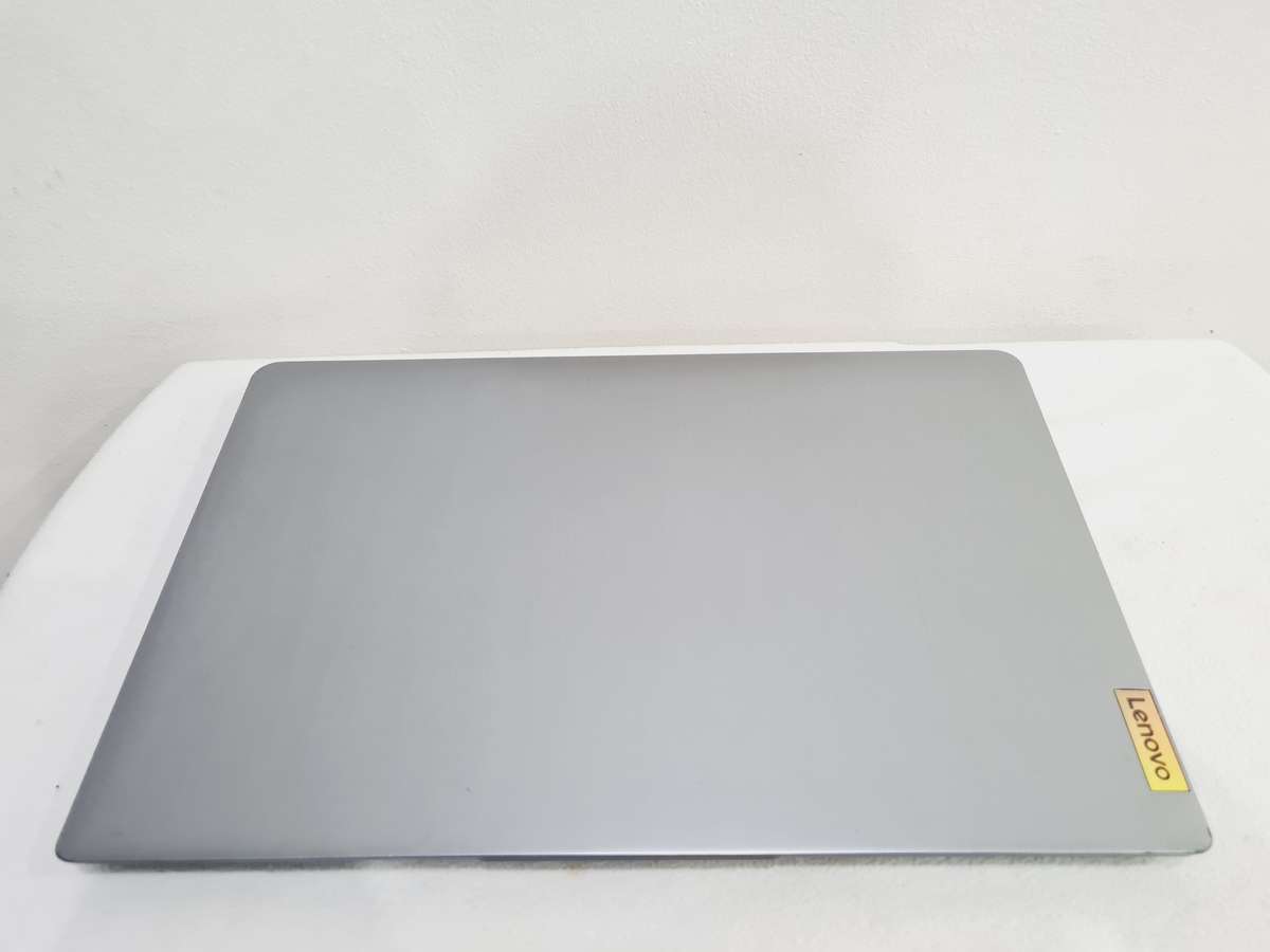 Lenovo Ideapad 3 - i5 11th gen - 8gb ram - 512gb ssd