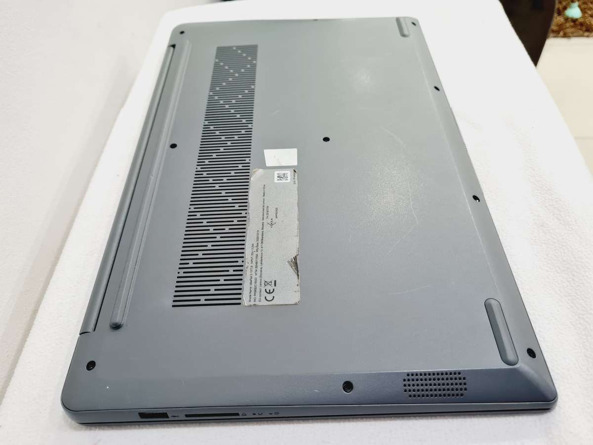 Lenovo Ideapad 3 - i5 11th gen - 8gb ram - 512gb ssd