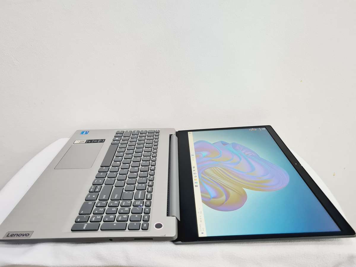 I5 11th gen ideapad 3 - 8gb - 512gb