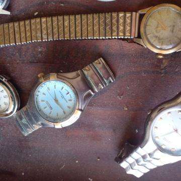 A Lot Of Vintage Watches - More Than  50 Years Old - Selling As Is