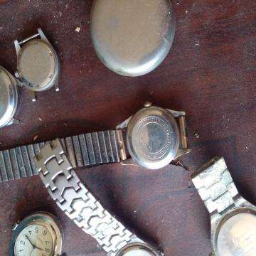 A Lot Of Vintage Watches - More Than  50 Years Old - Selling As Is