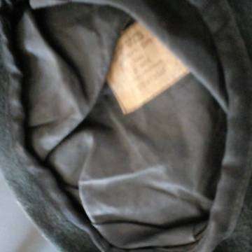 Tiffy Beret With Badge