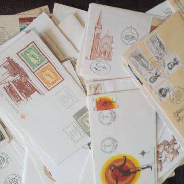 100 First Day Covers. See Photo's