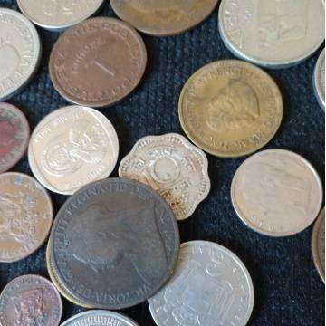 More Than 100 Coins, Tokens And Medallions  See Photo's And Description