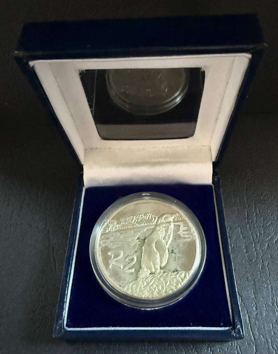 SILVER 1 OUNCE - Silver Proof R2 - Jackass Penguin - Mintage 2053 - with COA