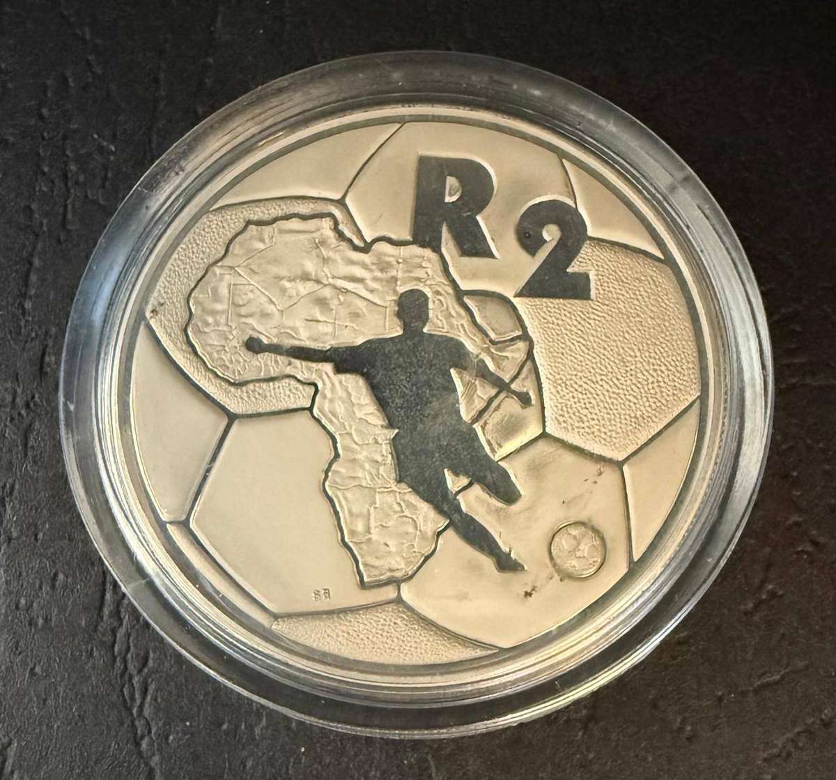 SILVER 1 OUNCE - 1996 Silver Proof R2 Bafana Bafana Cup- Mintage 2690 -with COA in original SAM box