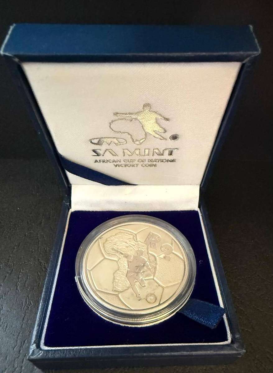SILVER 1 OUNCE - 1996 Silver Proof R2 Bafana Bafana Cup- Mintage 2690 -with COA in original SAM box