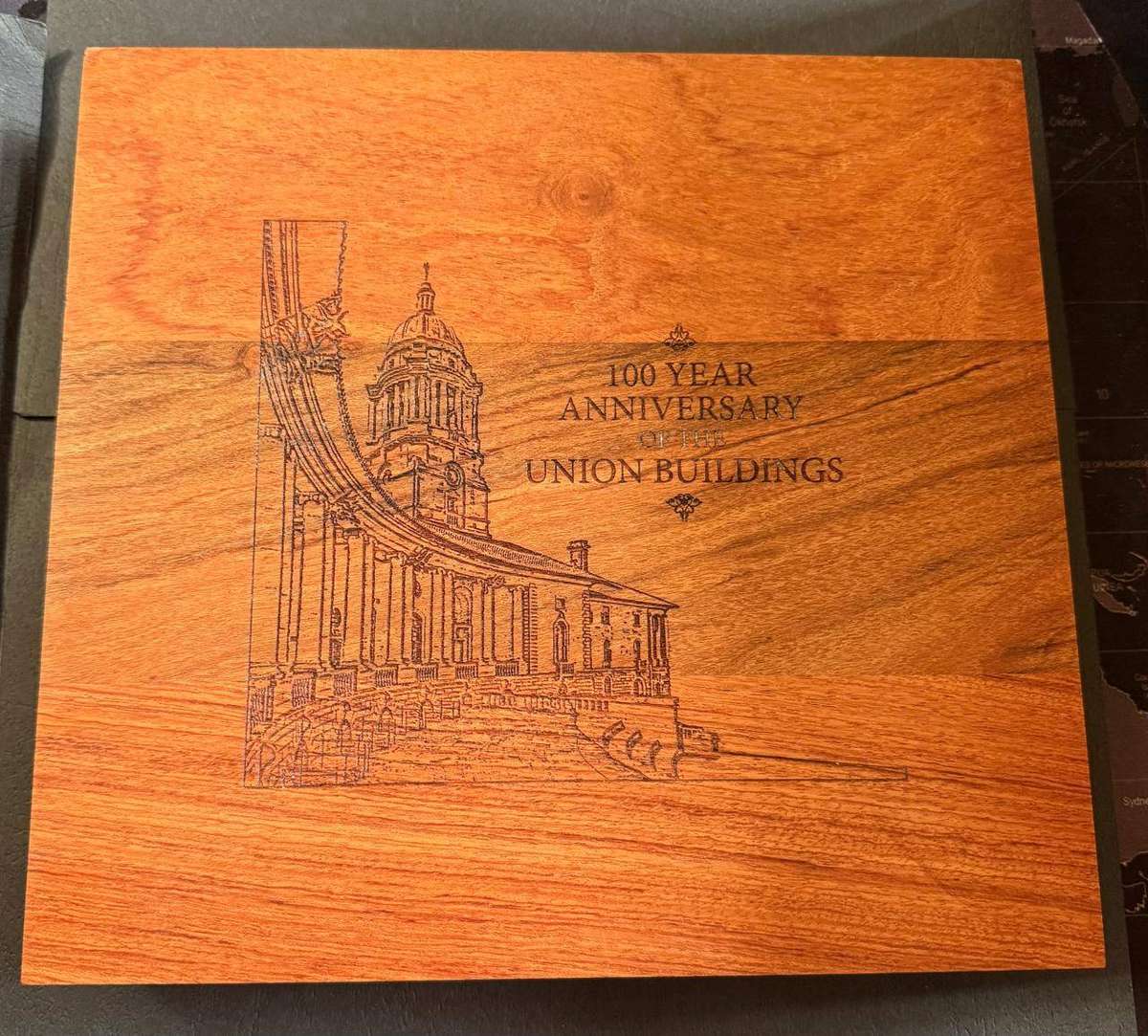 SILVER 1 OUNCE - 2013 Silver Proof R2 Crown + R2 circ Union Buildings Centenary Set - Mintage 699