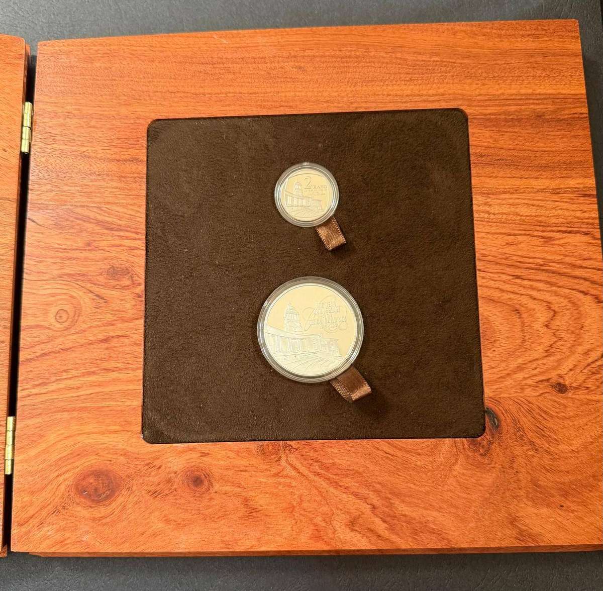 SILVER 1 OUNCE - 2013 Silver Proof R2 Crown + R2 circ Union Buildings Centenary Set - Mintage 699