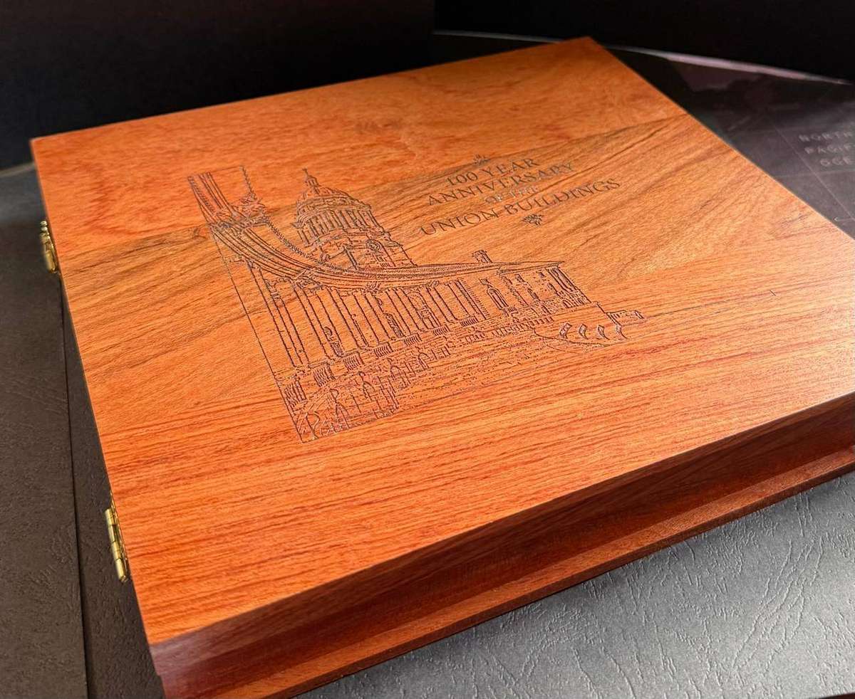 SILVER 1 OUNCE - 2013 Silver Proof R2 Crown + R2 circ Union Buildings Centenary Set - Mintage 699