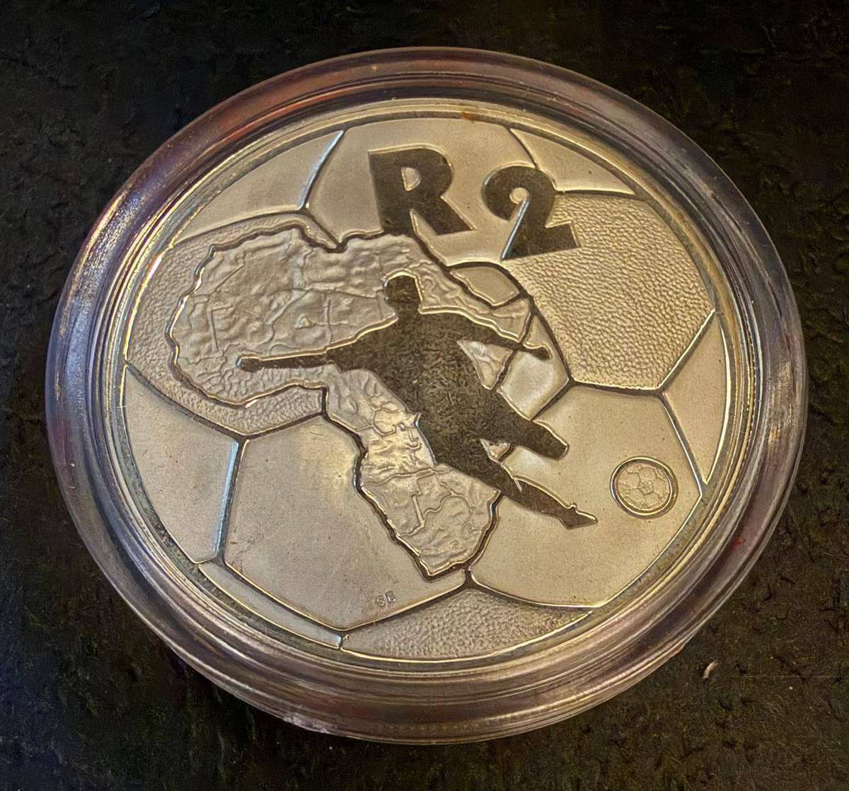 SILVER 1 OUNCE - 1996 Silver Proof R2 Bafana Bafana Cup- Mintage 2690 -with COA in original SAM box