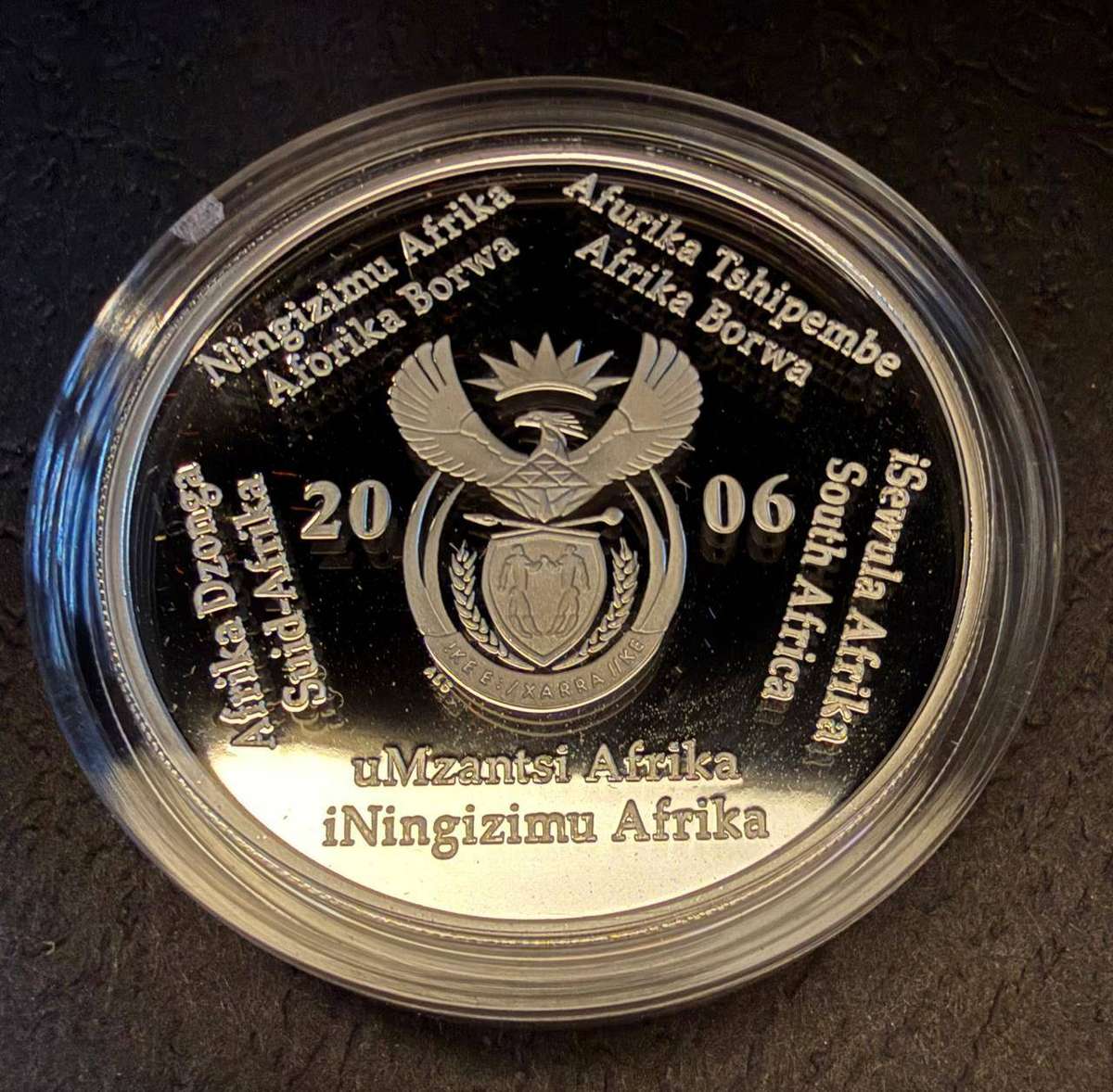 Silver R2 Crown - FIFA 2006 ( 1 ounce of Silver) - Mintage 4992