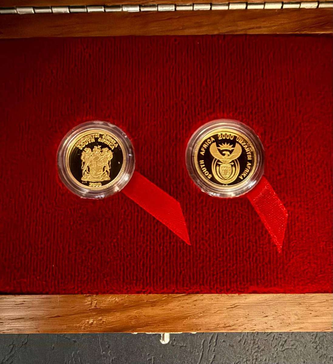 Gold R1 Proof 1/10 ounce - Xhosa Nation Coat of Arms Set -bid PER COIN -winner takes BOTH coins