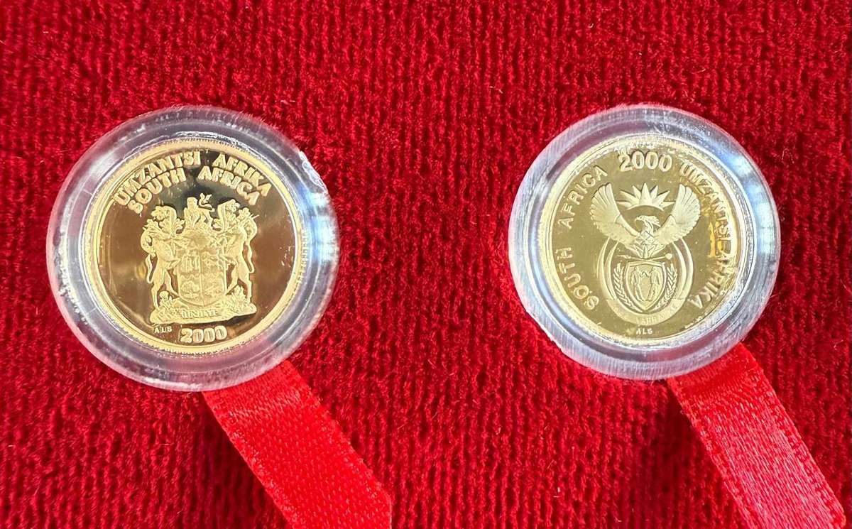 Gold R1 Proof 1/10 ounce - The Xhosa Nation Coat of Arms Combination Set - Low Mintage of only 258
