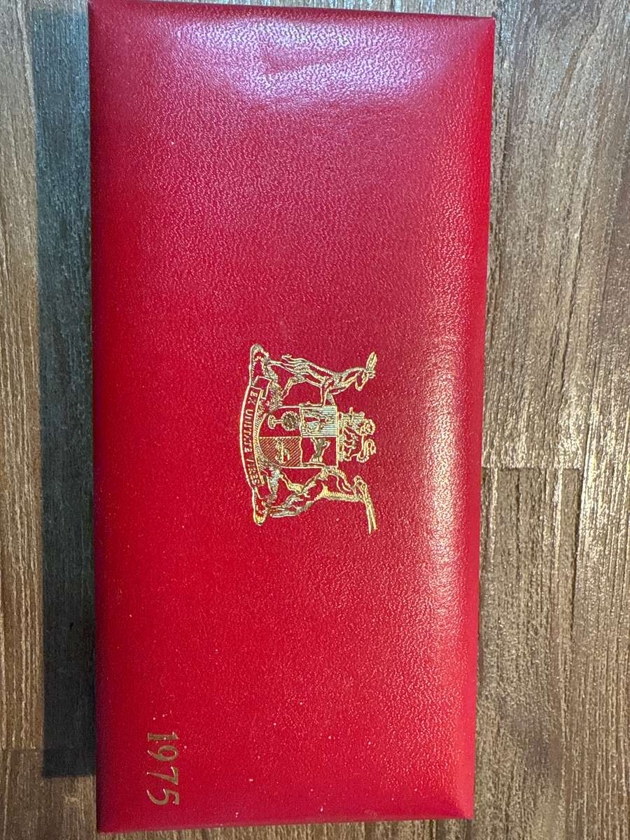 1975 Long proof set - no gold or silver R1 - as per pictures