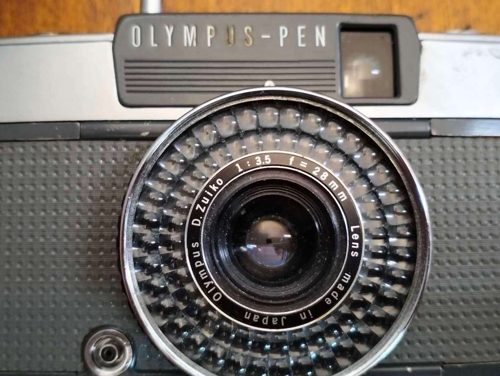 Olympus - Pen EE2 28mm camera